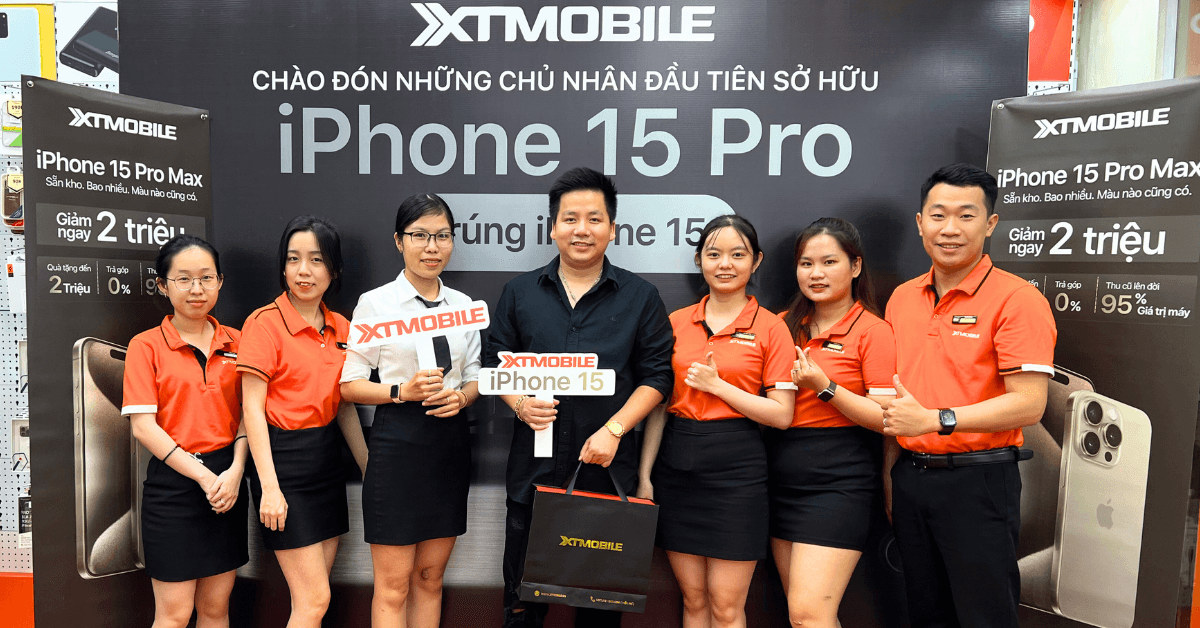 Khoa Pug chi 500 trăm triệu mua đủ màu iPhone 15 Pro Max tại XTmobile